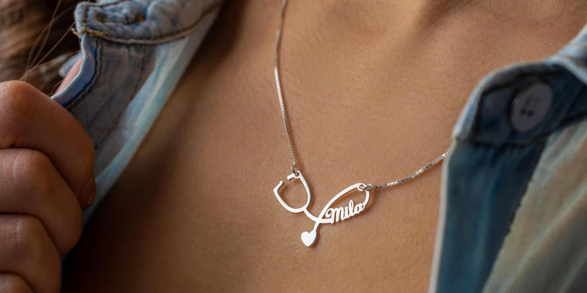 Discover the Magic of Personalized Name Engraved Necklace in India – Your Story, Your Style!
