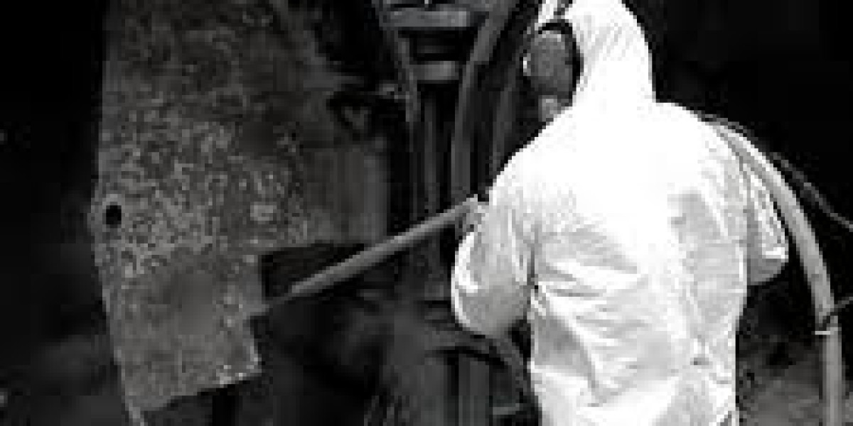 How Dry Ice Blasting Delivers Deep Industrial Cleaning Without Shutdowns or Surface Damage