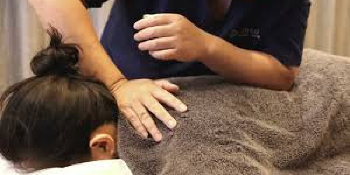 When Your Body Finally Says “Slow Down”: Finding Real Relief Through Traditional Chinese Massage in Melbourne