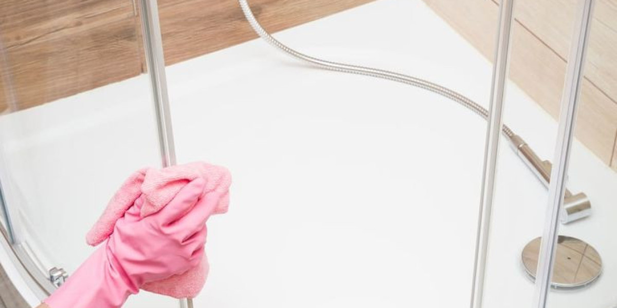 Welche Zertifizierungen sollte eine professionelle Gebäudereinigung Berlin besitzen?