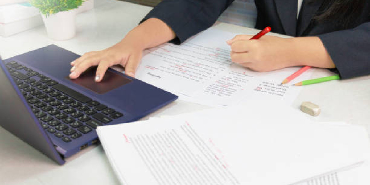 Why Students Rely on Academic Writing Services UK for Grades & Stress-Free Studies