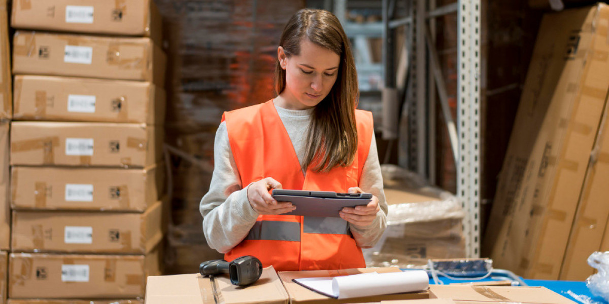 The Role of Logistics Services in E-Commerce Growth