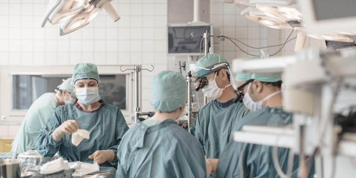 When Compassion Meets Skill: Finding the Right Cancer Specialist in a Growing City Like Bangalore