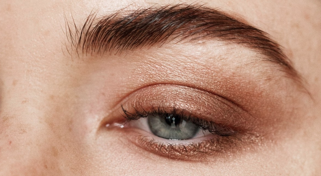 How to Identify the Best Way to Grow Eyebrows for You