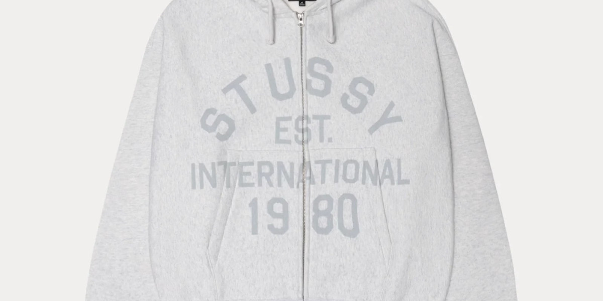 Stussy Hoodies: Icons of Global Streetwear and Urban Fashion