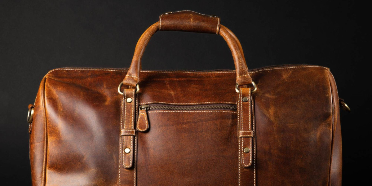 Luxury Duffle Bags Leather Mens Designed for Modern Travelers
