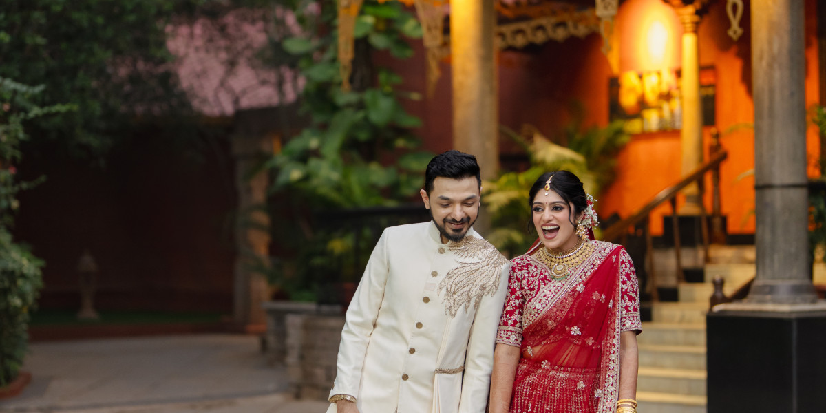 Outdoor Wedding Photography Trends for 2025