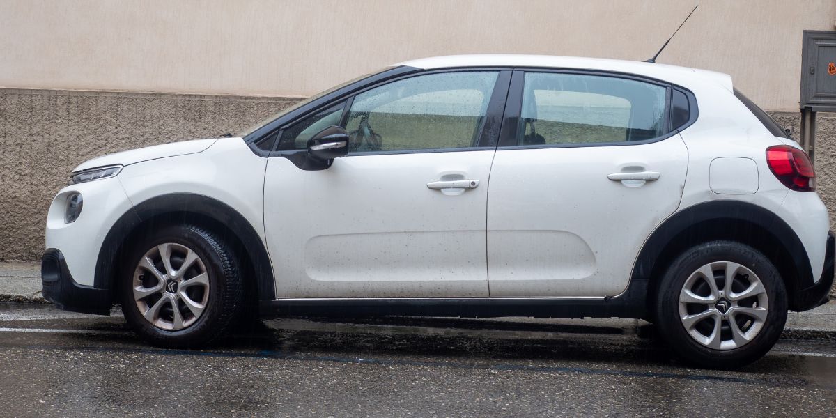 From Plane to City: A Simple Guide to Stress-Free Airport Transfers in London - ArticleWaves