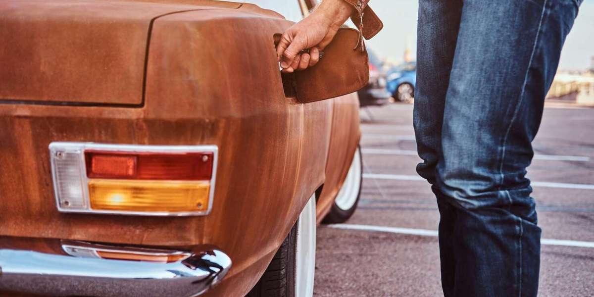 How to Quickly Get Cash for Your Old Car and Clear Space Fast