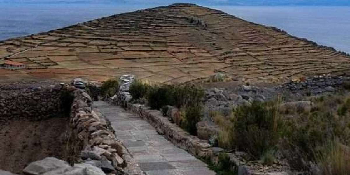 Budget Tips for a Lake Titicaca 2-Day Tour