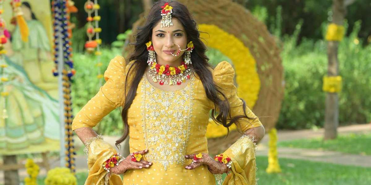 Haldi Dress for Wedding: Trendy Yet Traditional Ethnic Wear for Haldi Function