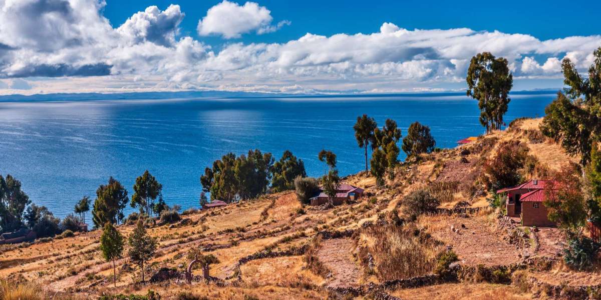 Lake Titicaca Tour by Planet Odysseys – Explore the Andes