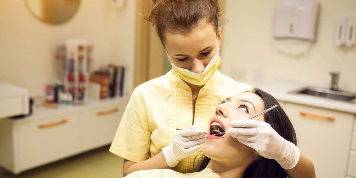 Are ‘Perfect Smiles’ Starting to Look Unnatural? A Cosmetic Dentist Shares a Balanced View