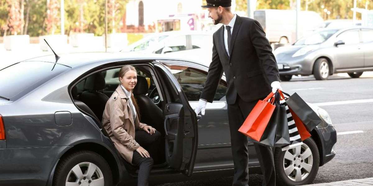 Experience London in Style with a Premium Chauffeur