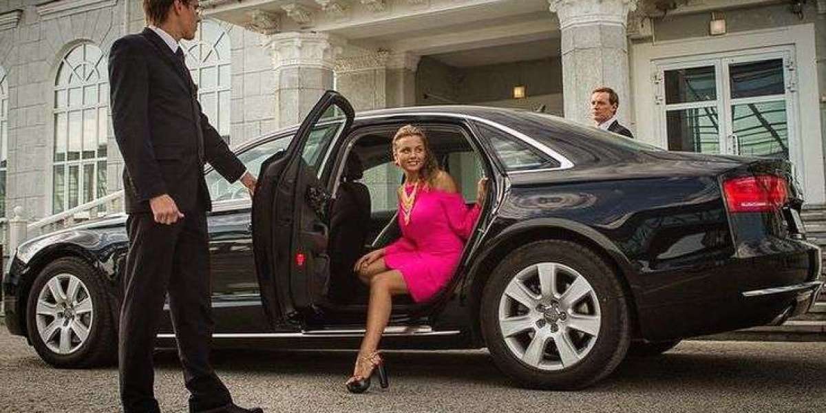 Comfortable Long-Distance Ride: Taxi from Heathrow Airport to Solihull