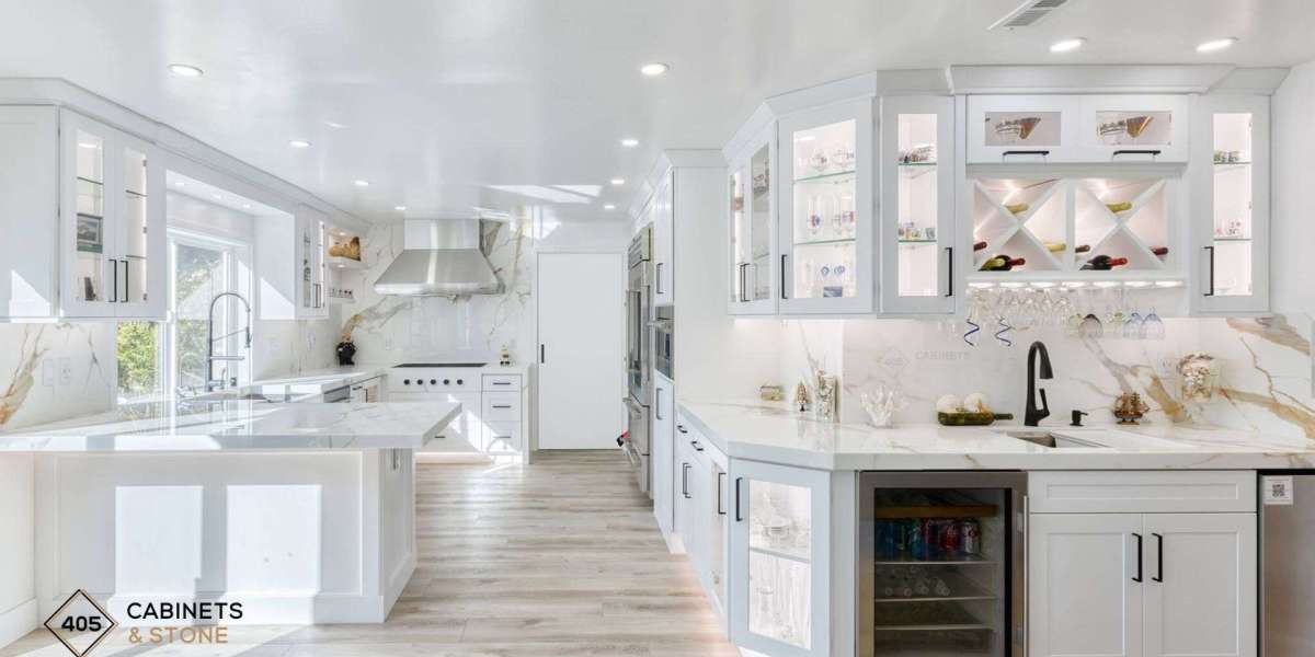 How to Choose the Right Color for Your Bloomfield Township Kitchen Cabinets