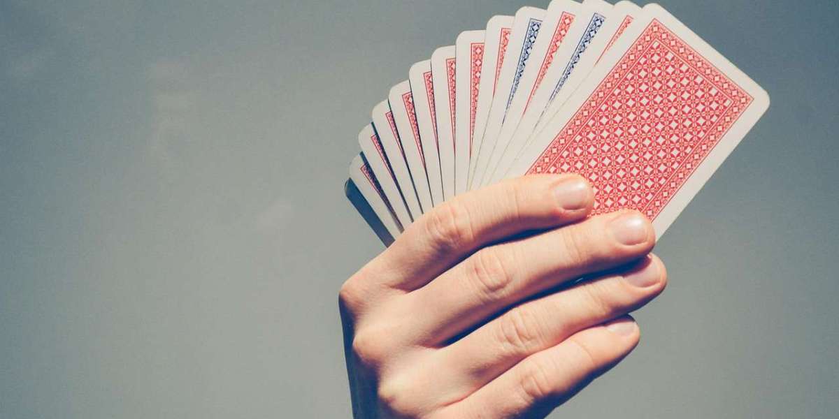 L'évolution des formats de tournois de jeux d'argent en ligne : Comment la compétition et l'interaction e