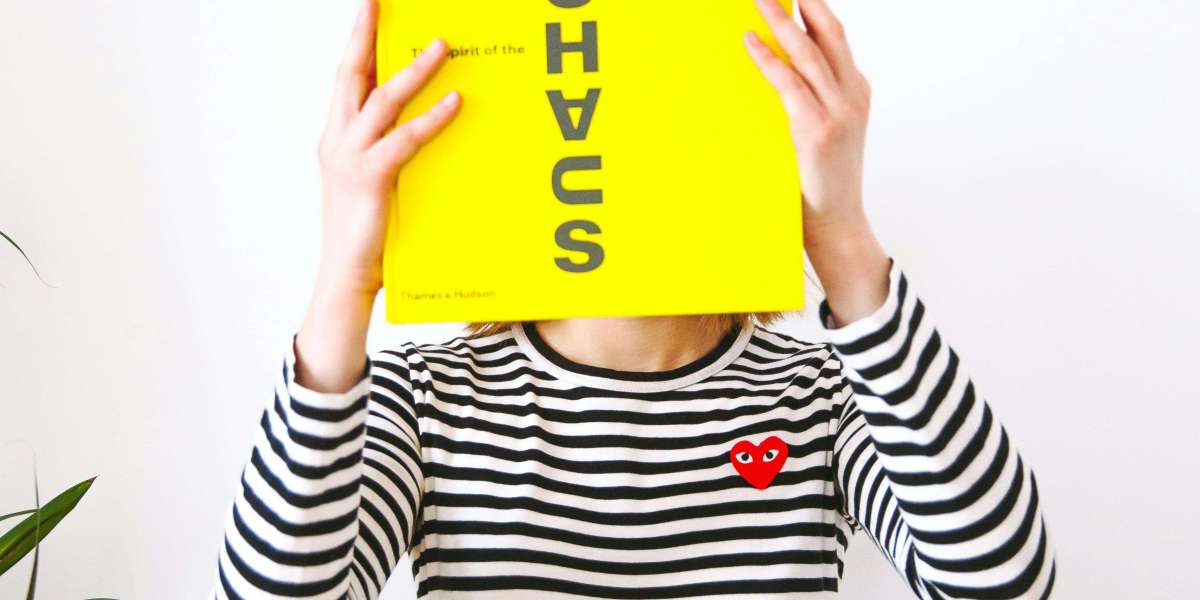 Comme des Garçons Streetwear – Premium Urban Style