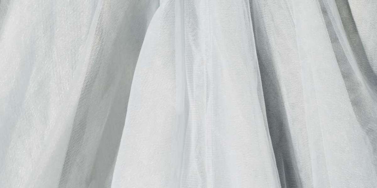 How to Choose the Best Linen Fabric for Summer Clothing?