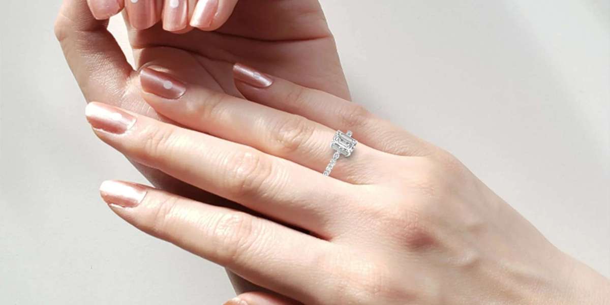 Princess Cut Engagement Rings Modern Elegance with Brilliant Sparkle