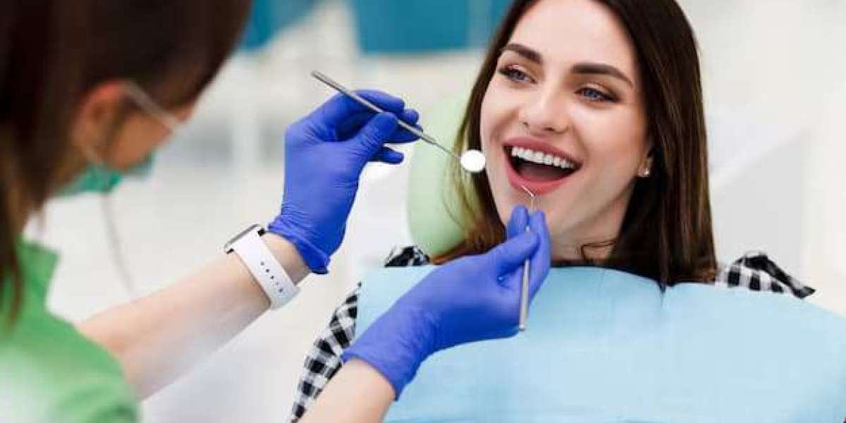 Why a Pembroke Pines Cosmetic Dentist Is Key to a Better Smile