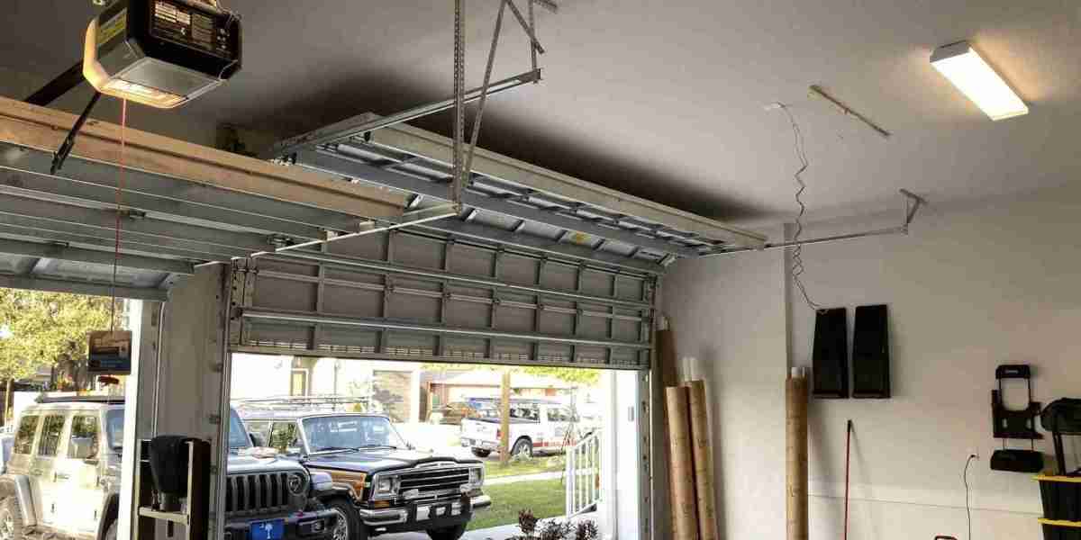Port Jefferson's Experienced Choice for Garage Door Repairs & New Installations